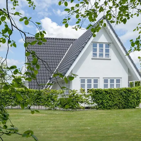 Tamer - 500m To The Fjord By Interhome