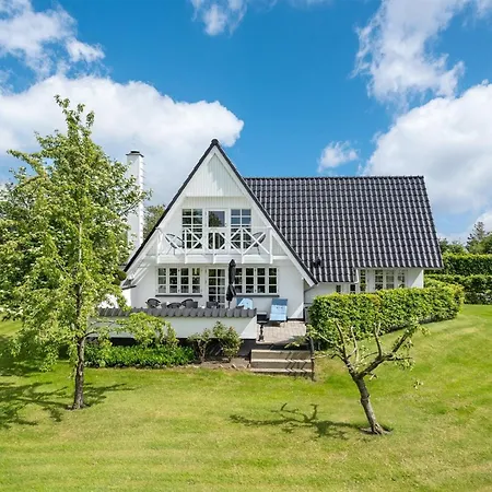 Tamer - 500m To The Fjord By Interhome *